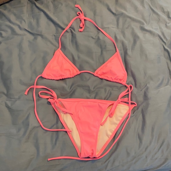 Victoria’s Secret Size S Bright Pink Bikini - Picture 1 of 8